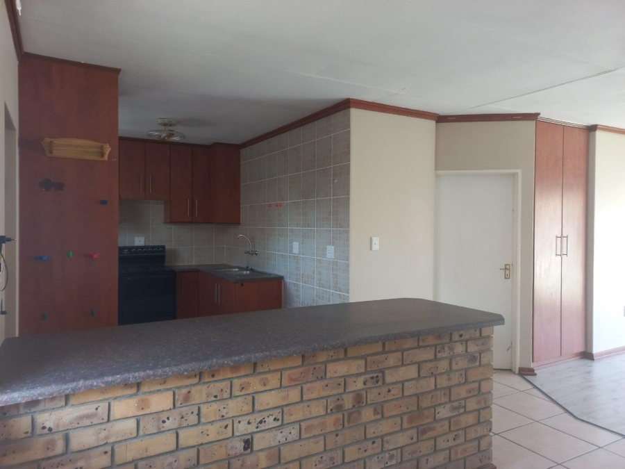 To Let 3 Bedroom Property for Rent in Langenhovenpark Free State